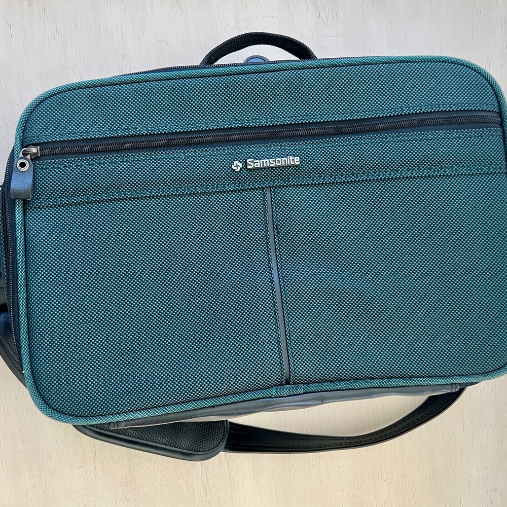 Samsonite Overnight Laptop Teal Green Bag 261 700 Series Executive Flight Travel